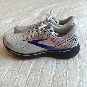 Brooks trainers